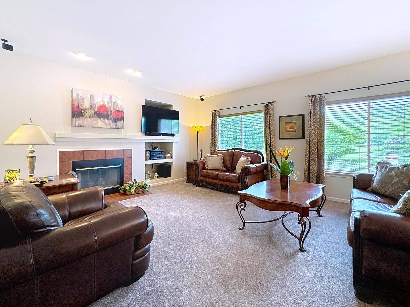 Crystal Lake, IL 60014,851 Crabapple DR