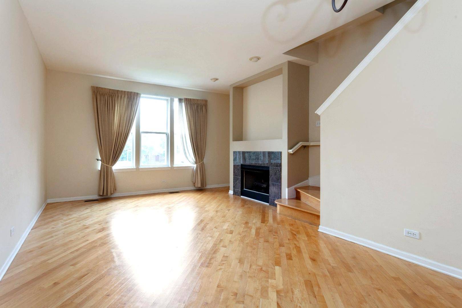 Chicago, IL 60615,5218 S Berkeley AVE #E