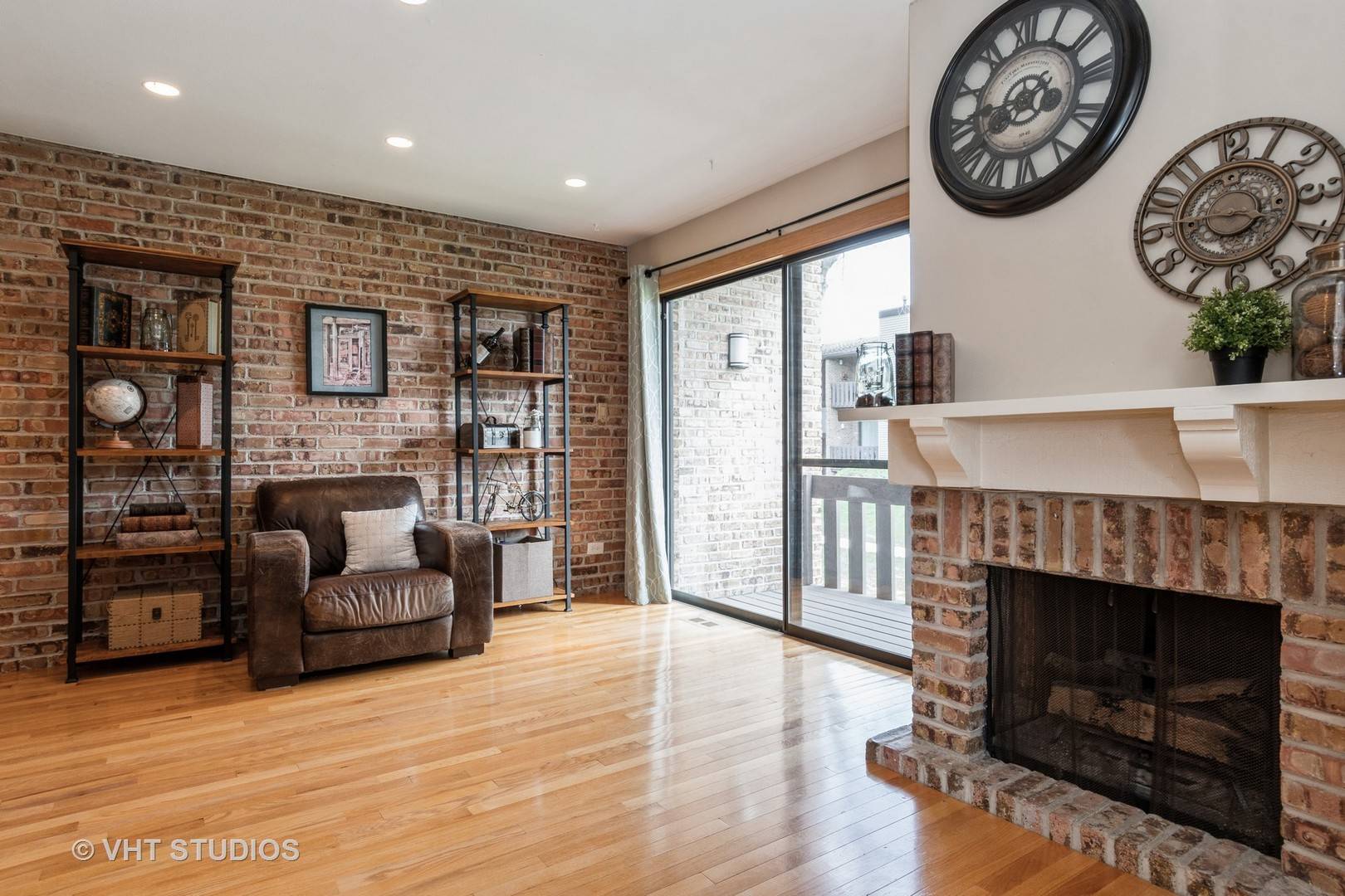 Willowbrook, IL 60527,324 Sheridan DR #1A