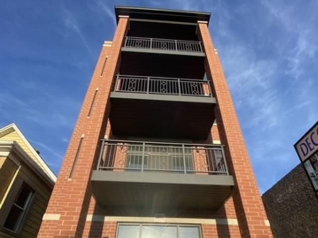 Chicago, IL 60625,4853 N Western AVE #2