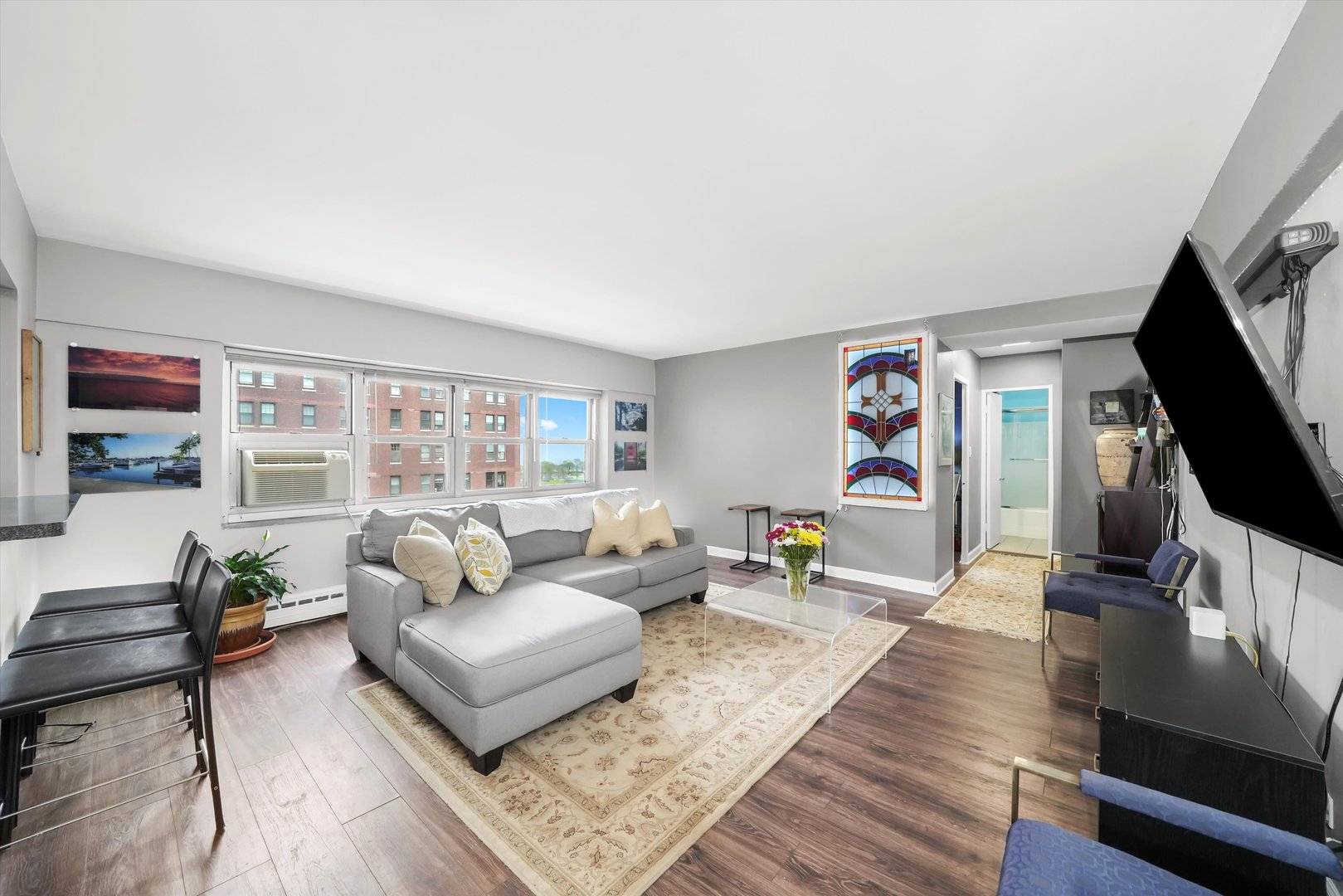 Chicago, IL 60640,4970 N Marine DR #1129