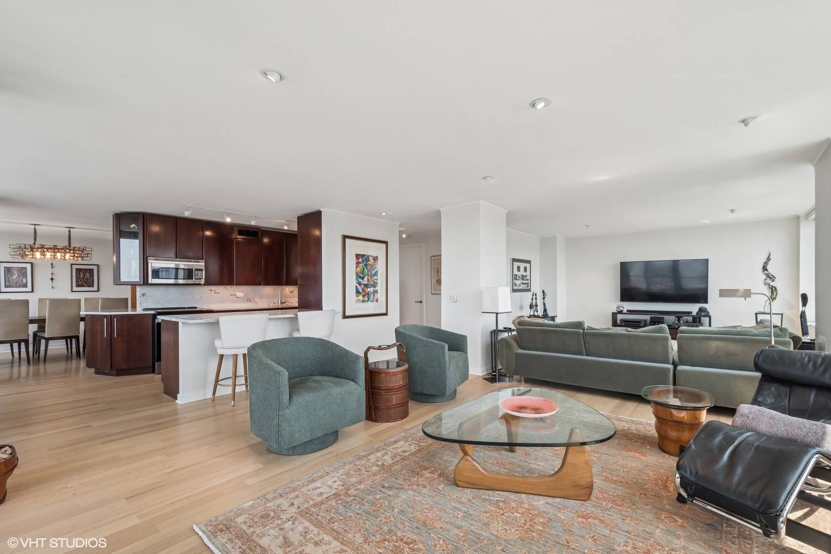 Chicago, IL 60610,1560 N Sandburg TER #4301-03