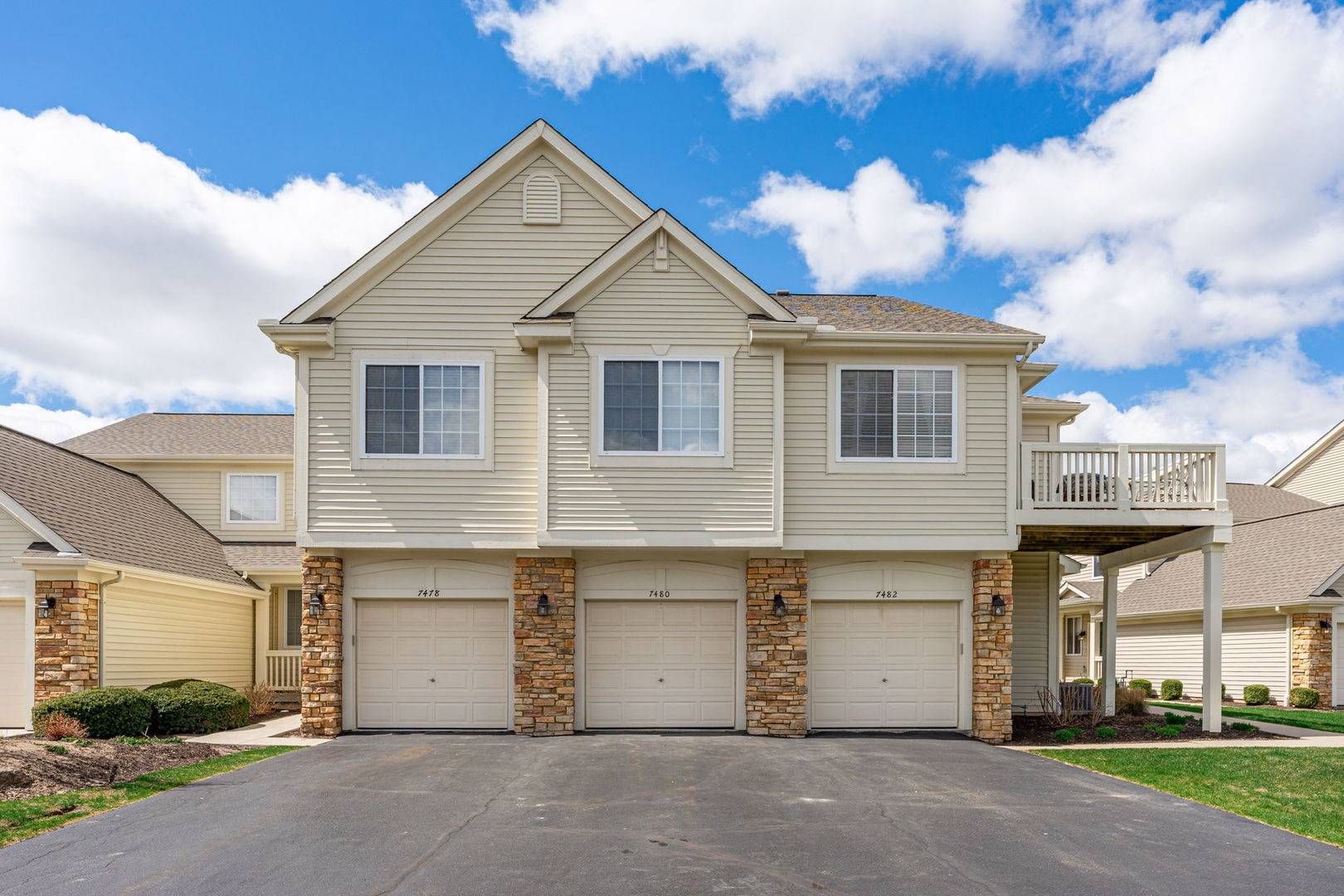Loves Park, IL 61111,7480 Thomas DR #7480