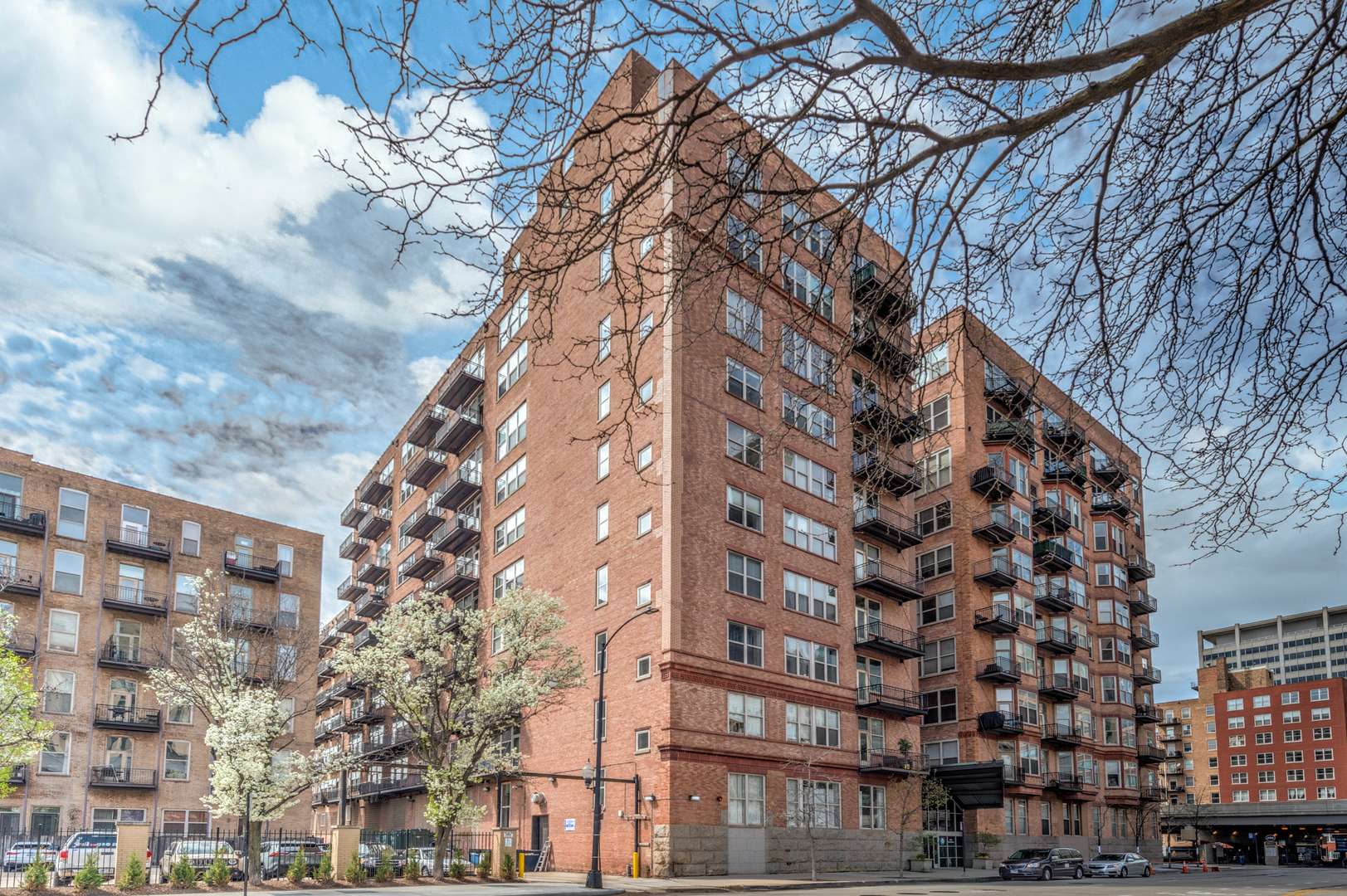 Chicago, IL 60607,500 S CLINTON ST #227