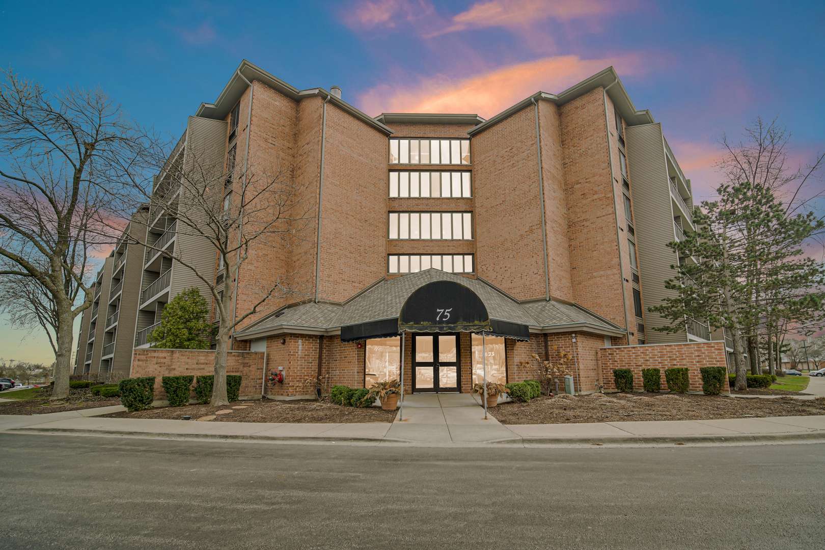 Schaumburg, IL 60195,75 Kristin CIR #113