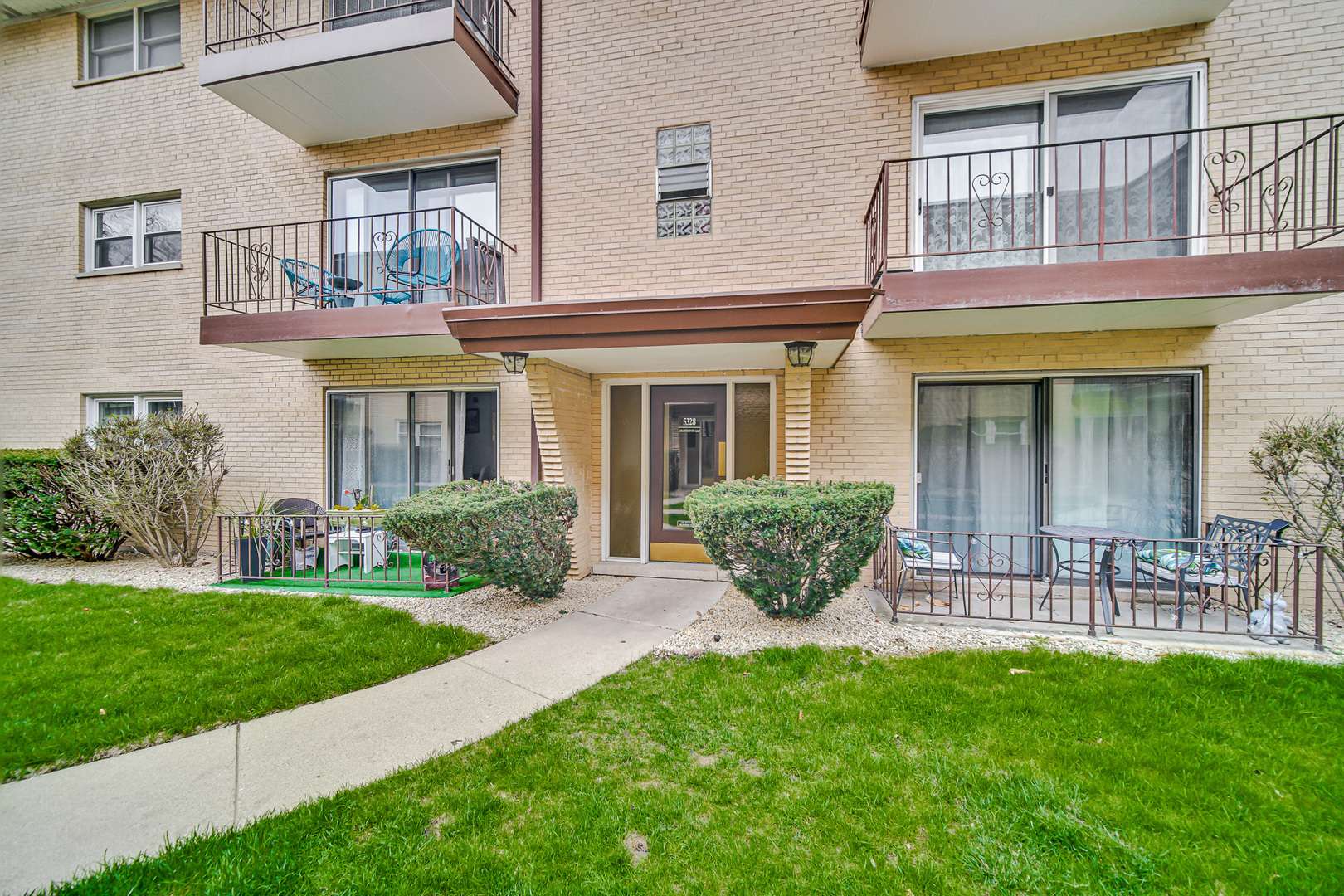 Chicago, IL 60630,5328 W Windsor AVE #1H