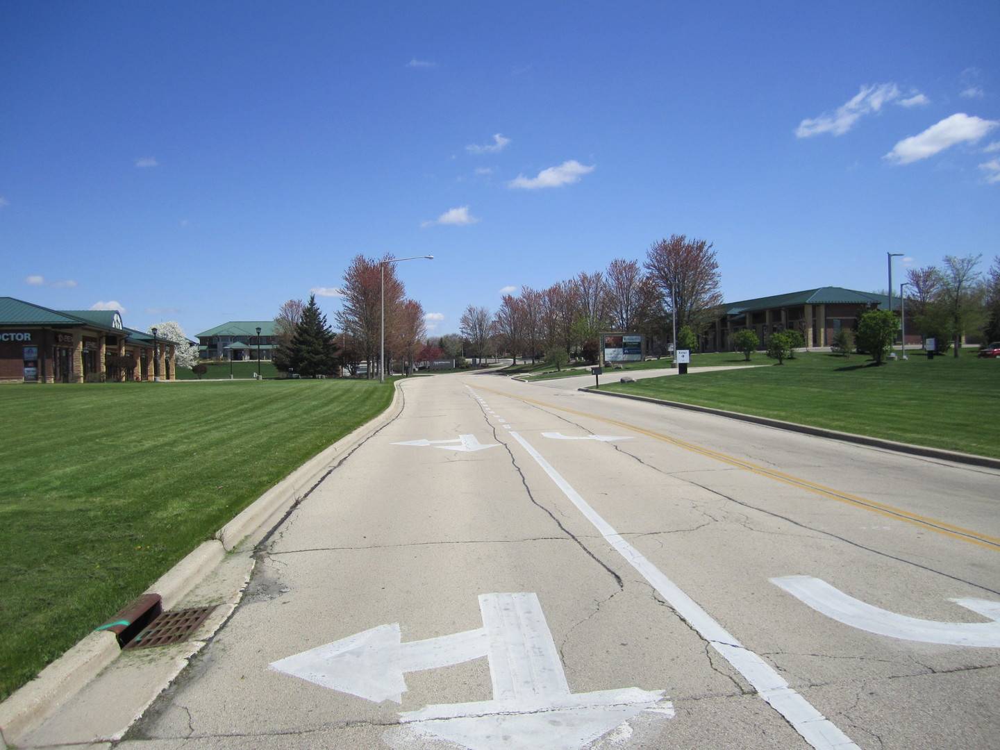 Sycamore, IL 60178,2128 midlands DR #105