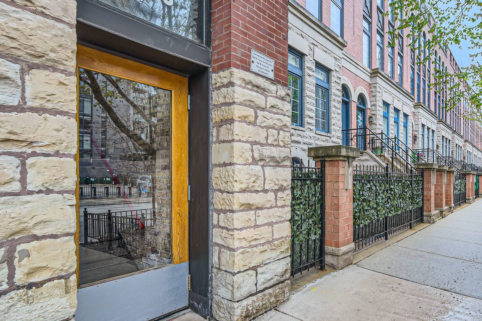 Chicago, IL 60654,368 W Huron ST #2N