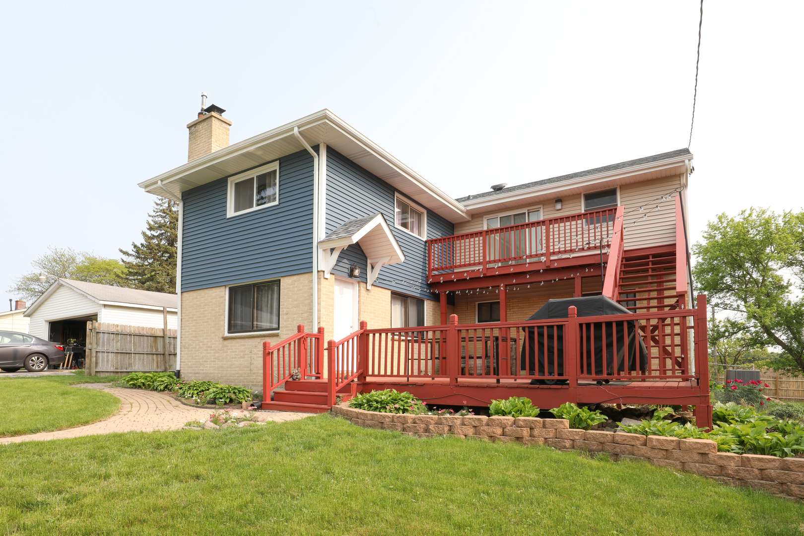 Grayslake, IL 60030,18557 W Country LN