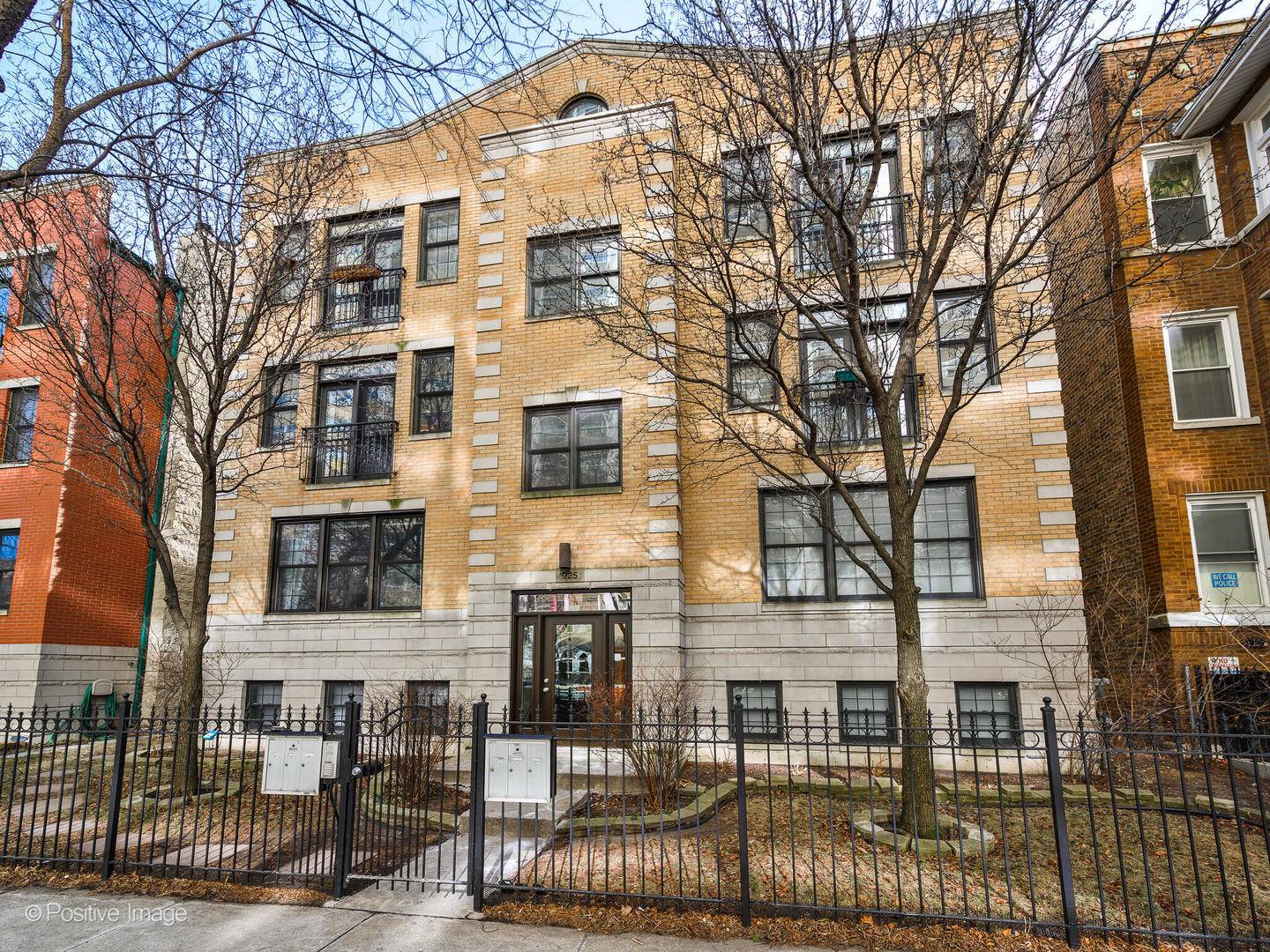 Chicago, IL 60640,925 W Lakeside PL #2E