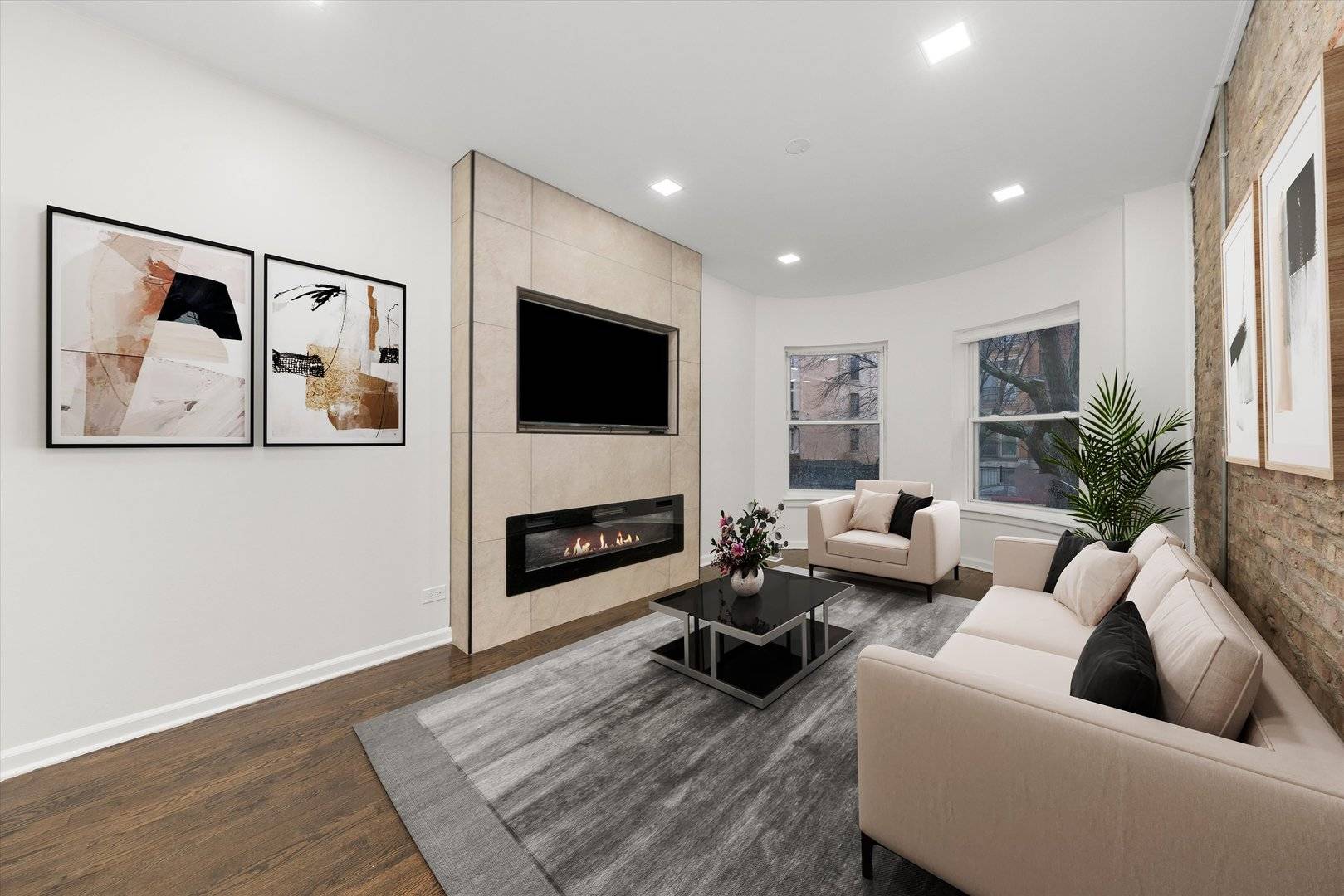 Chicago, IL 60615,4734 S Saint Lawrence AVE #1N