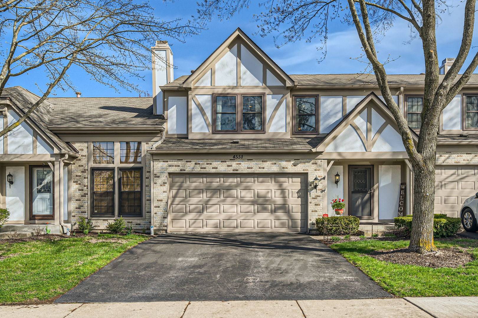 Hoffman Estates, IL 60192,4551 Topaz DR