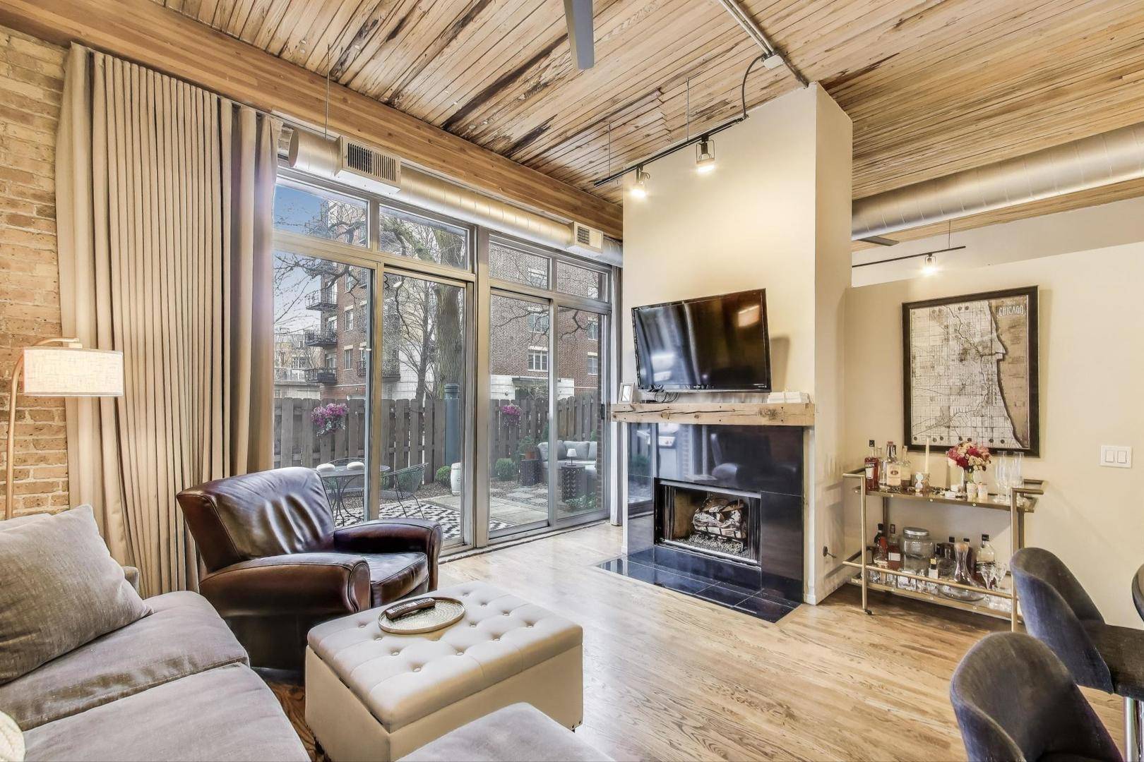 Chicago, IL 60647,2333 W Saint Paul AVE #126