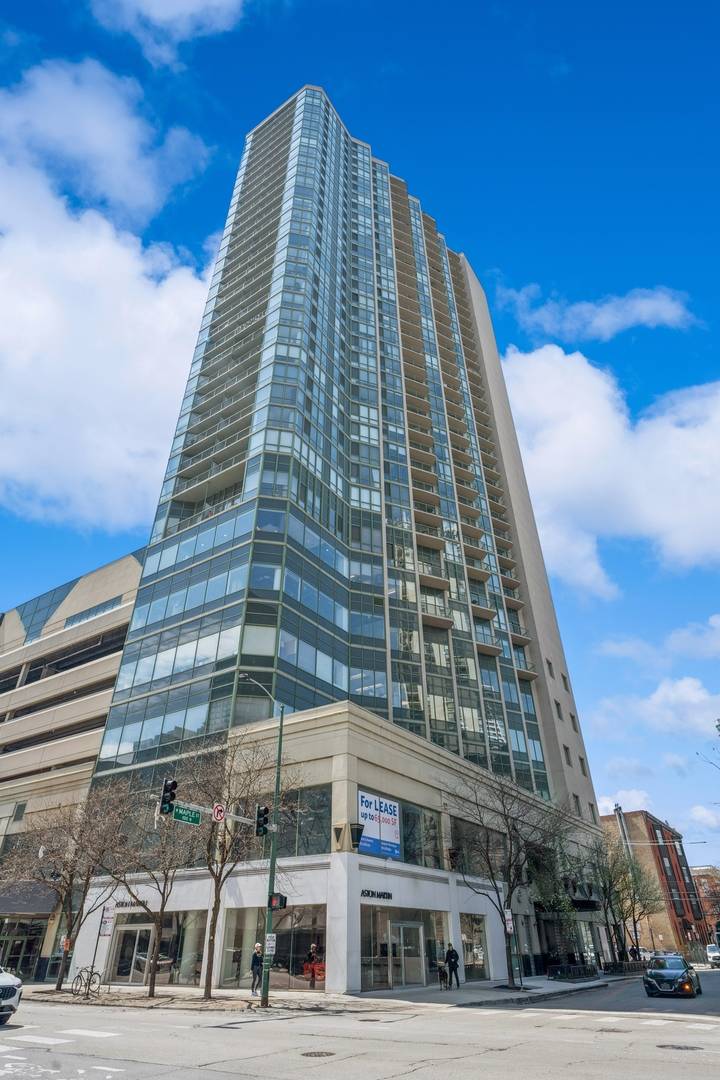 Chicago, IL 60610,111 W Maple ST #2503