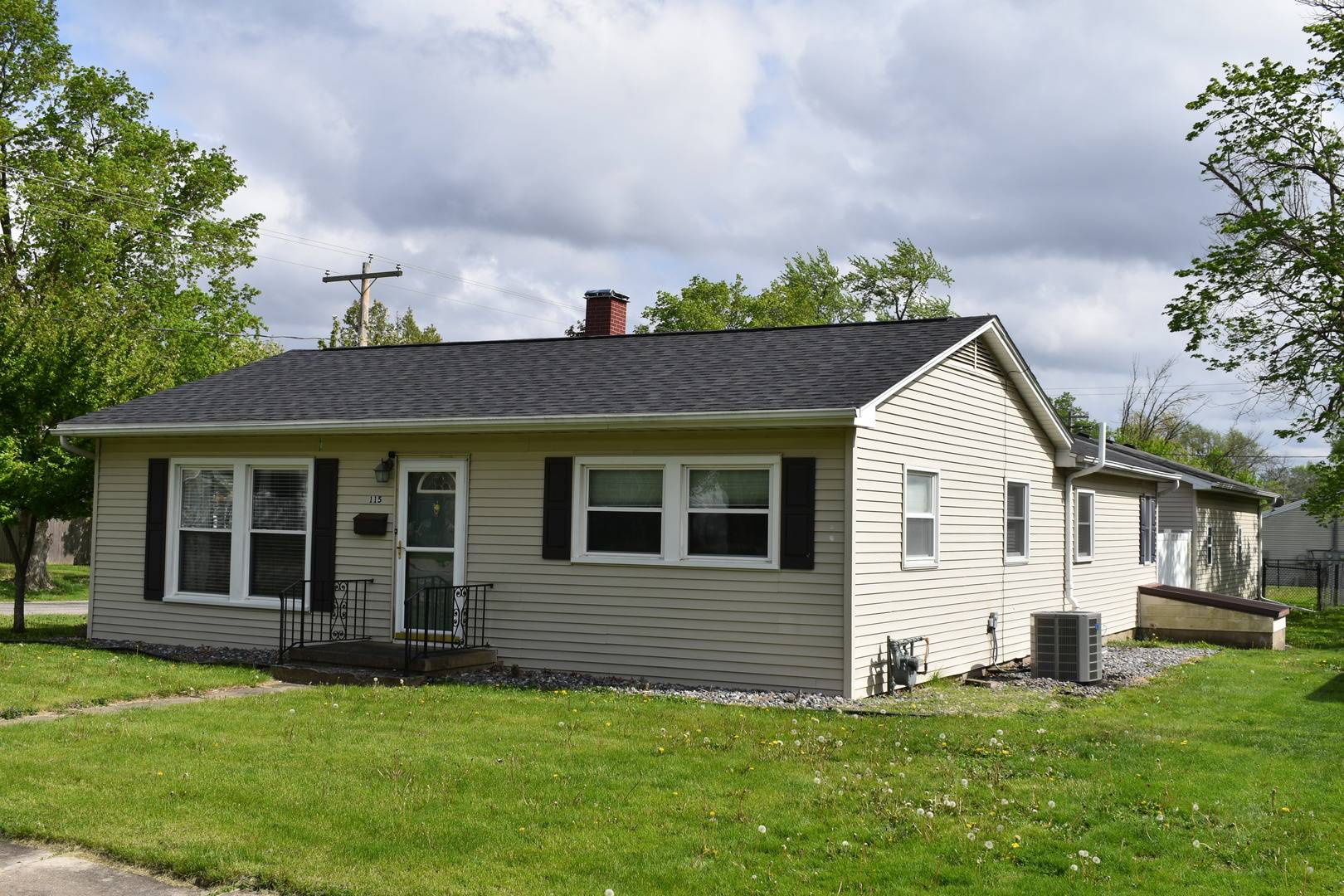 Gridley, IL 61744,115 E 6th ST