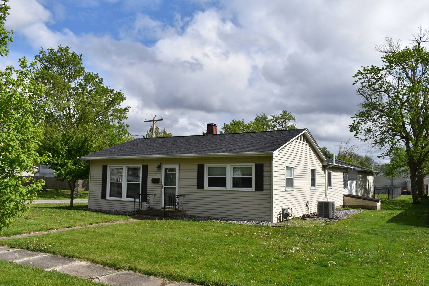 Gridley, IL 61744,115 E 6th ST