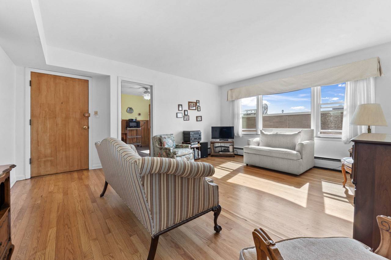 Chicago, IL 60634,5927 W Addison ST #2D
