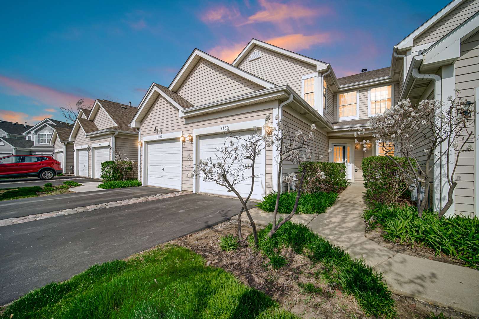 Waukegan, IL 60085,4430 W QUILL LN #4430