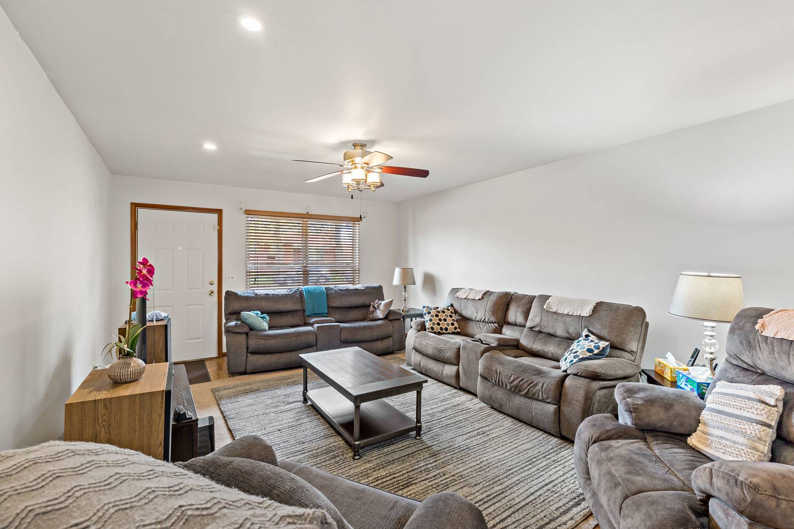 Blue Island, IL 60406,14004 Whipple ST