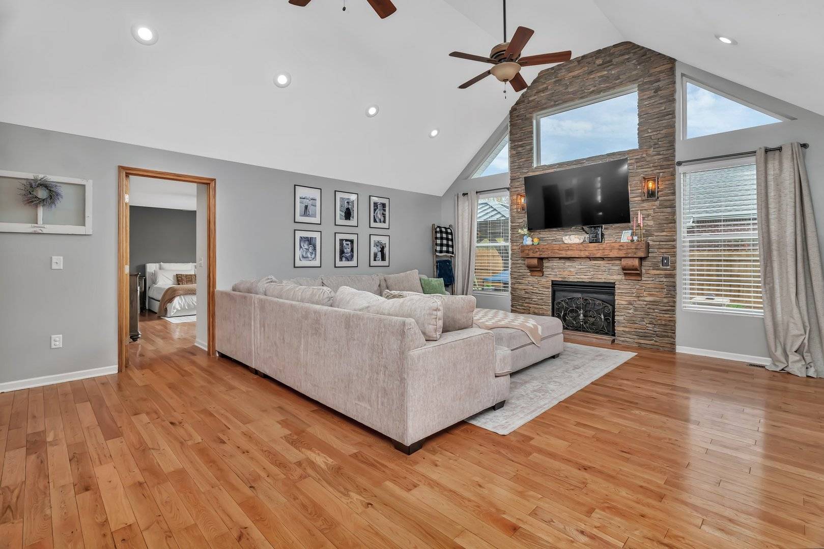 Morris, IL 60450,1304 Michael DR