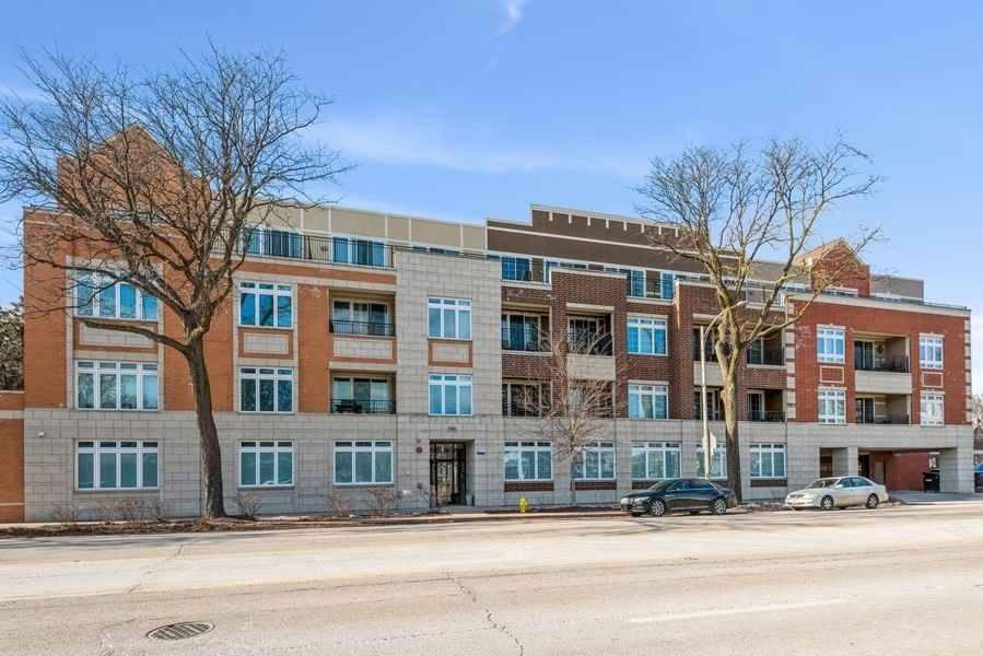Glenview, IL 60025,1202 Waukegan RD #306