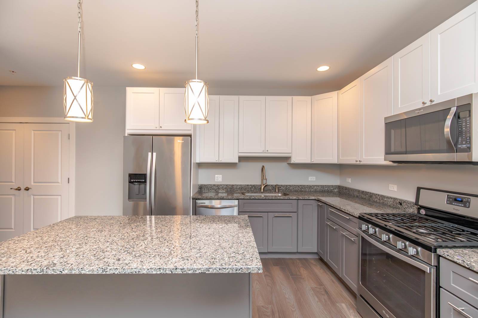 Glenview, IL 60025,1202 Waukegan RD #306