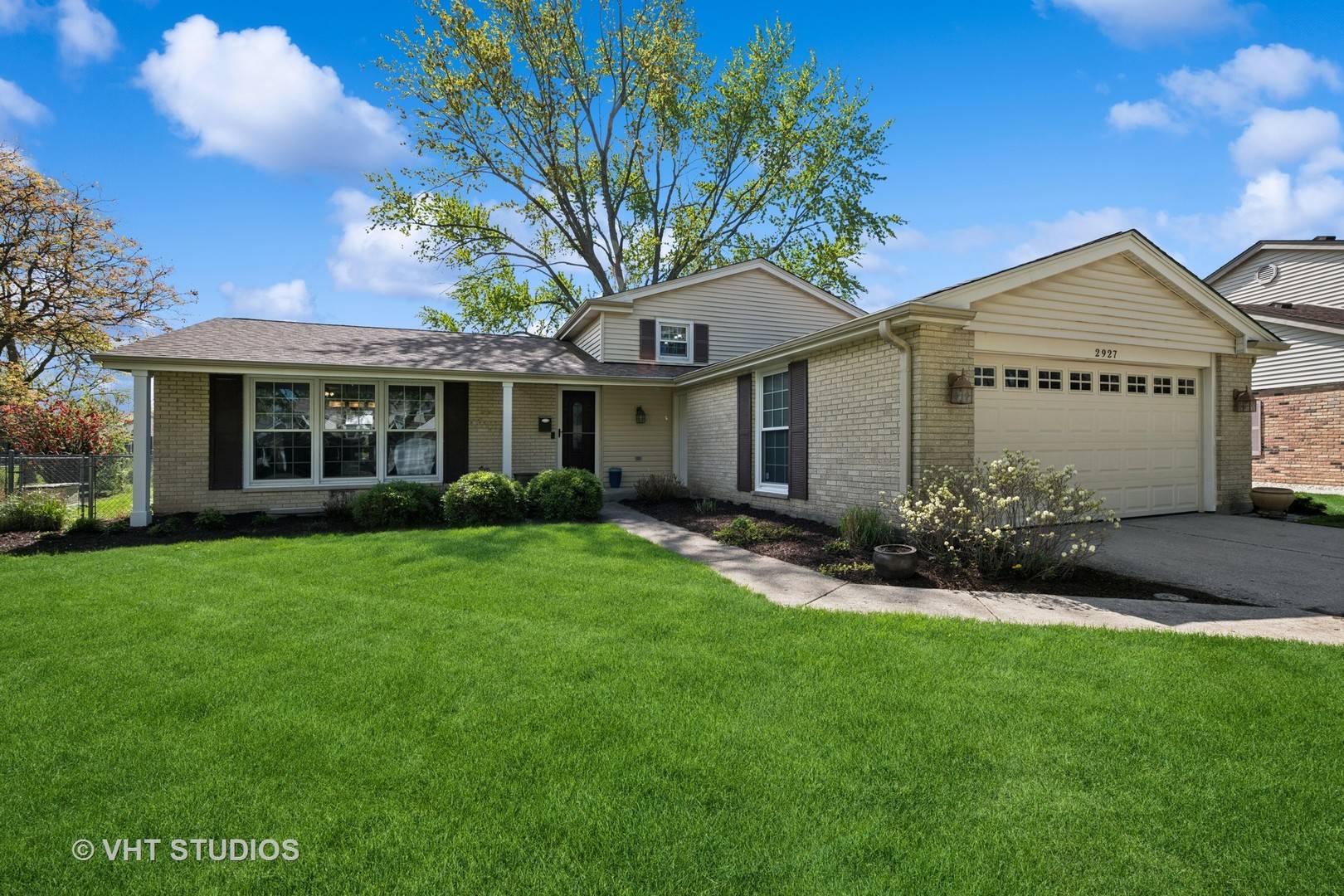 Arlington Heights, IL 60004,2927 N Huntington DR