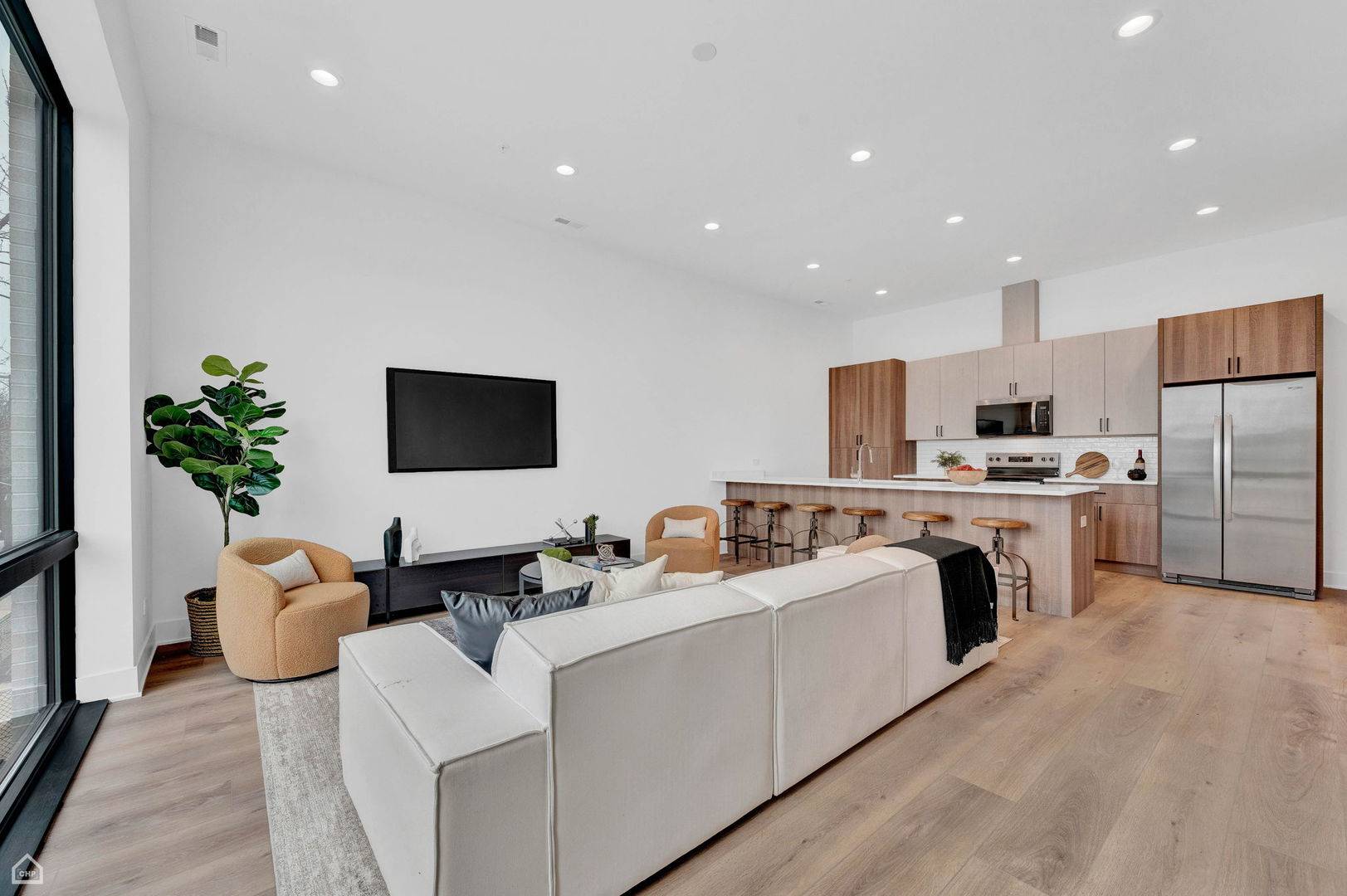 Chicago, IL 60608,1621 W 13 ST #101