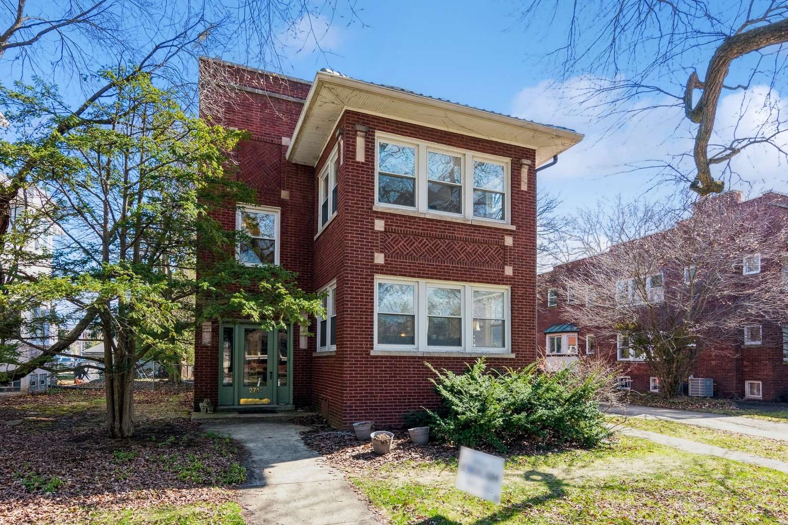 Evanston, IL 60201,2741 Eastwood AVE