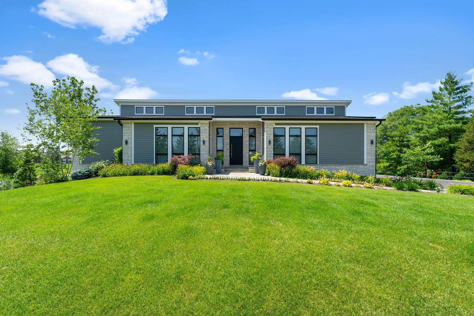 Inverness, IL 60067,1120 Roselle RD