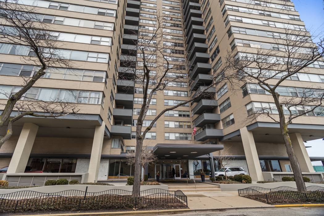 Chicago, IL 60660,6301 N Sheridan RD #14D
