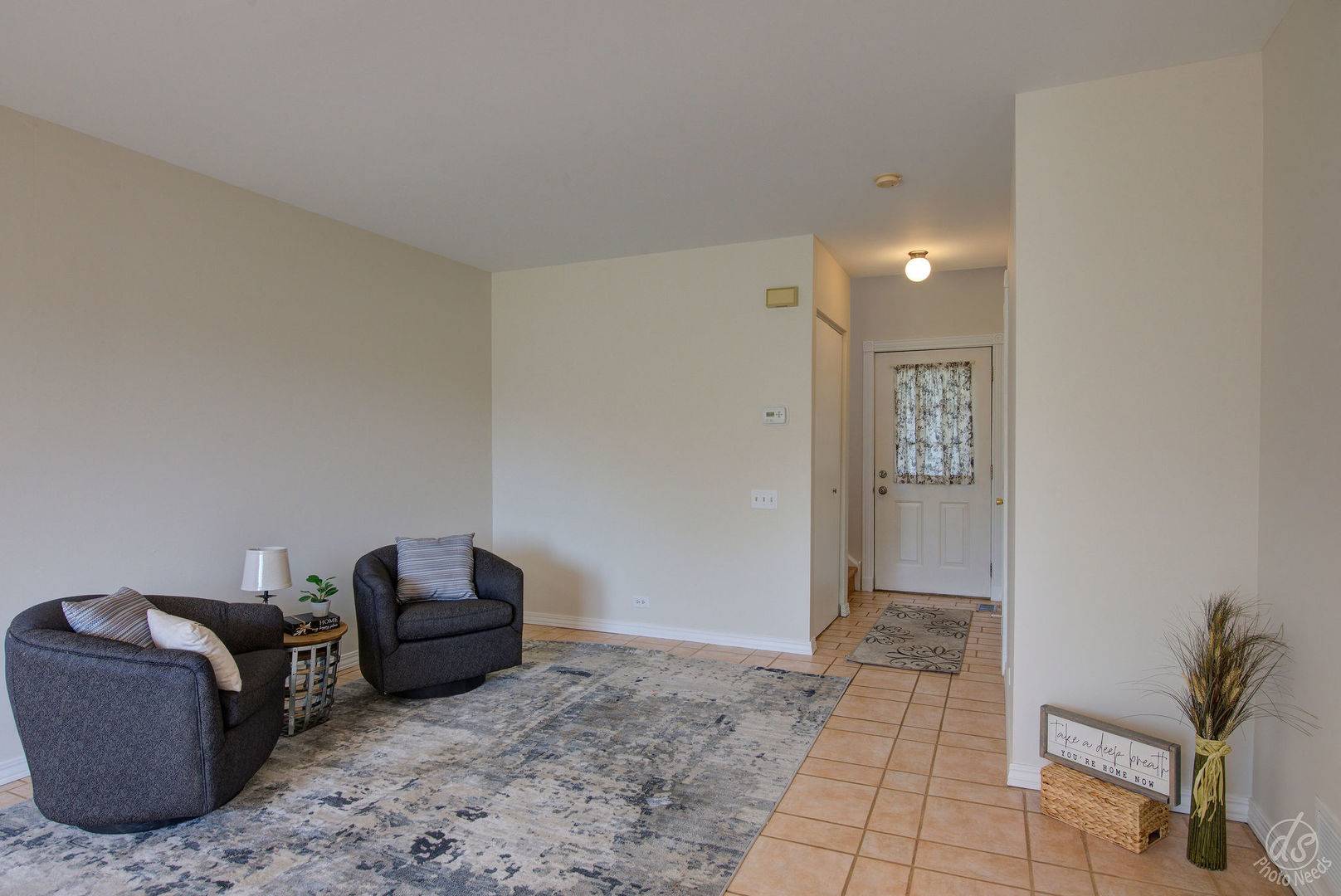 Elgin, IL 60123,1697 College Green DR