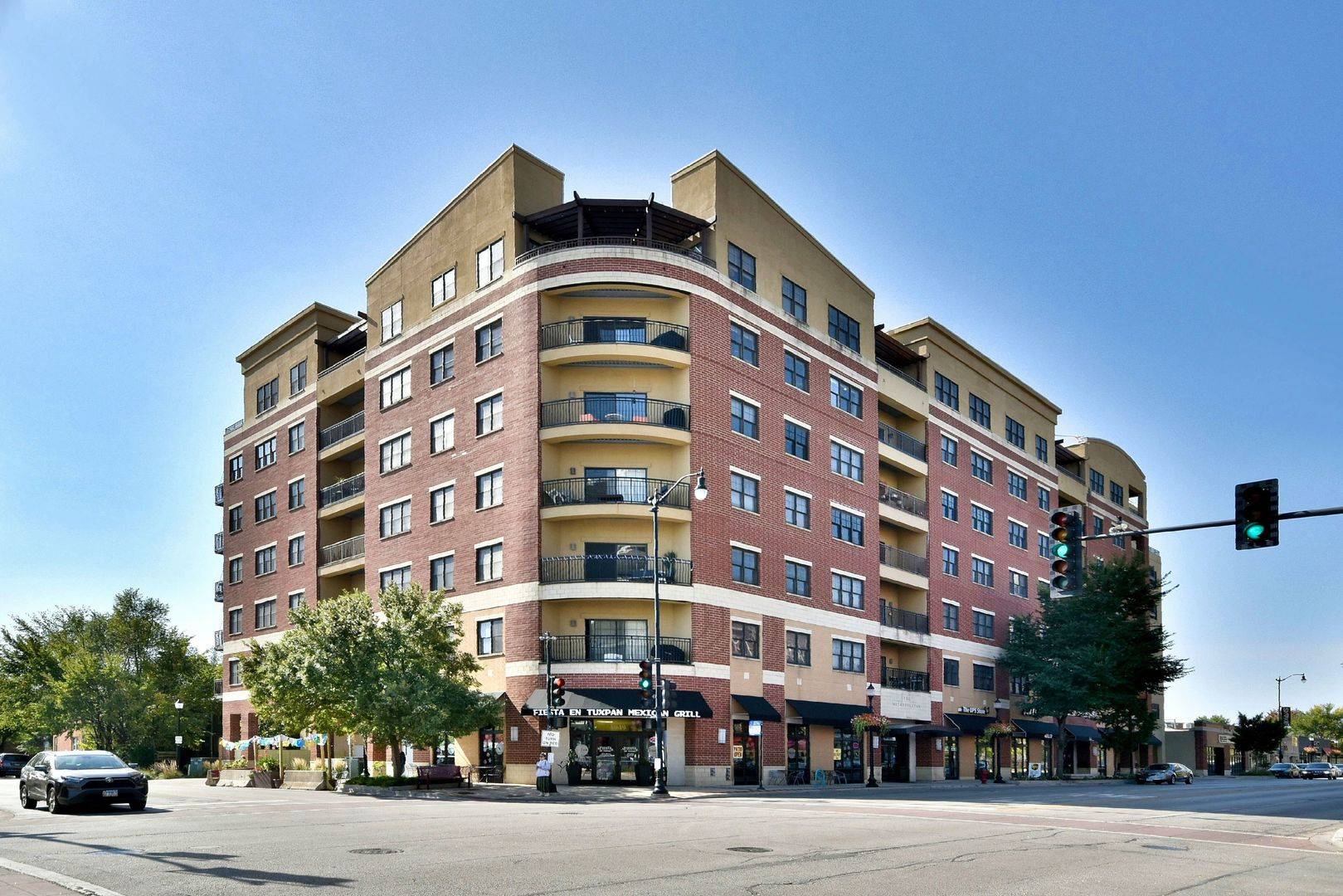 Skokie, IL 60077,4953 Oakton ST #205