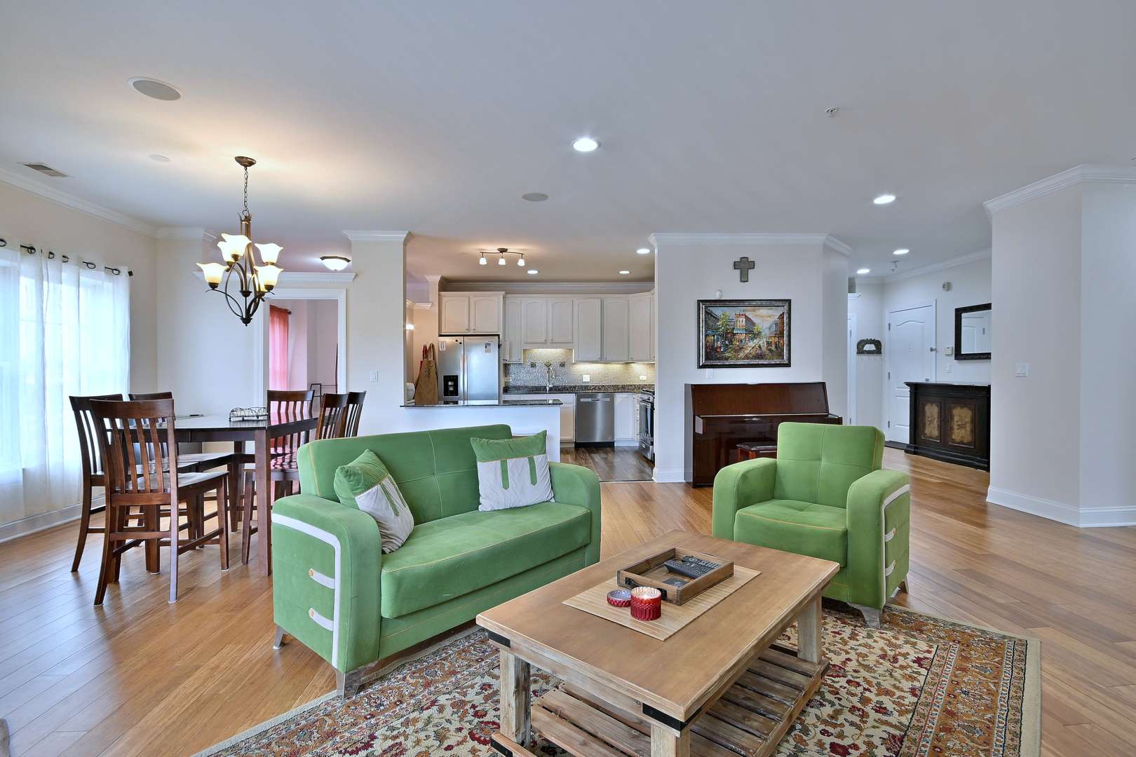 Skokie, IL 60077,4953 Oakton ST #205