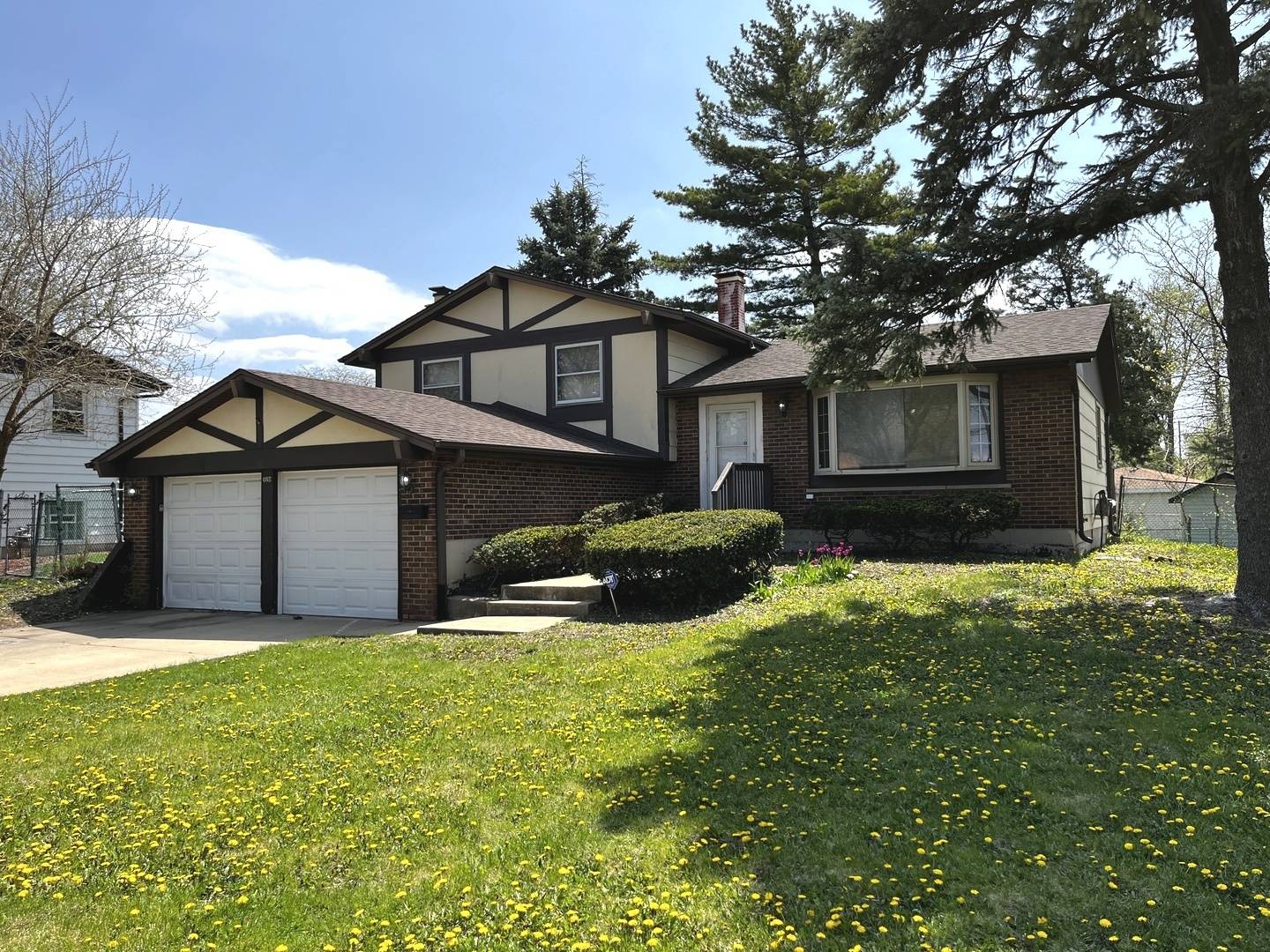South Holland, IL 60473,1 E 164th ST