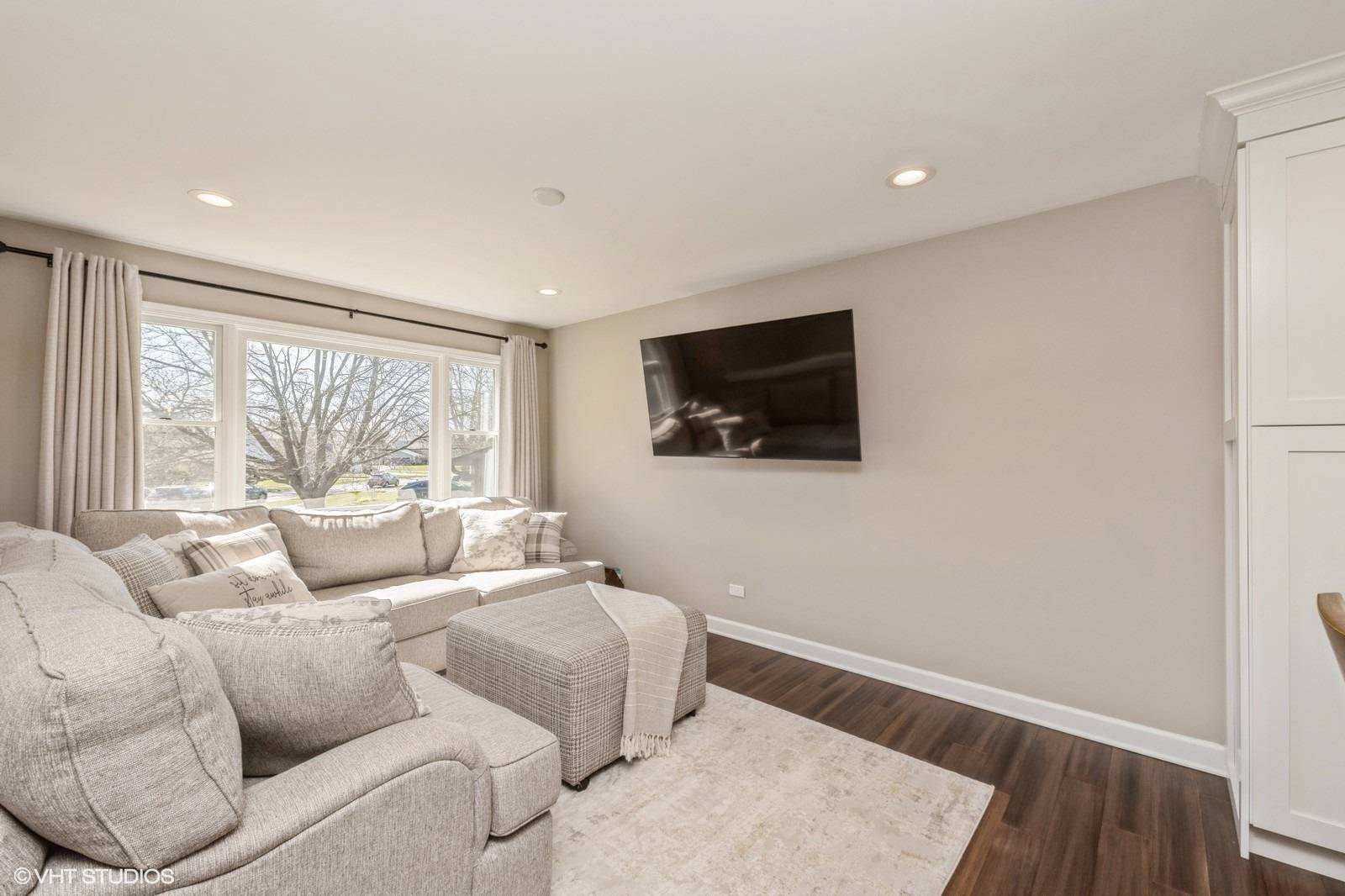 Lake Villa, IL 60046,208 Chelsea CIR