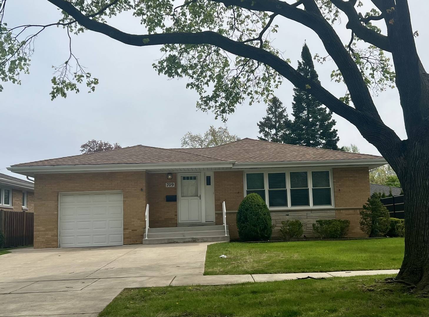 Mount Prospect, IL 60056,709 N Russel ST