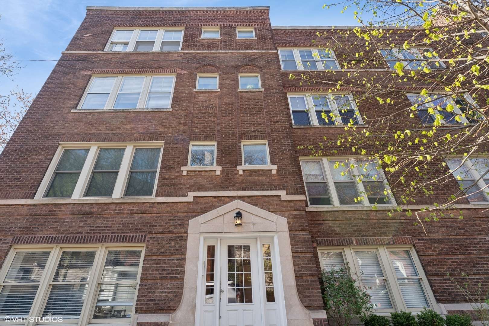 Chicago, IL 60614,737 W Belden AVE #3G