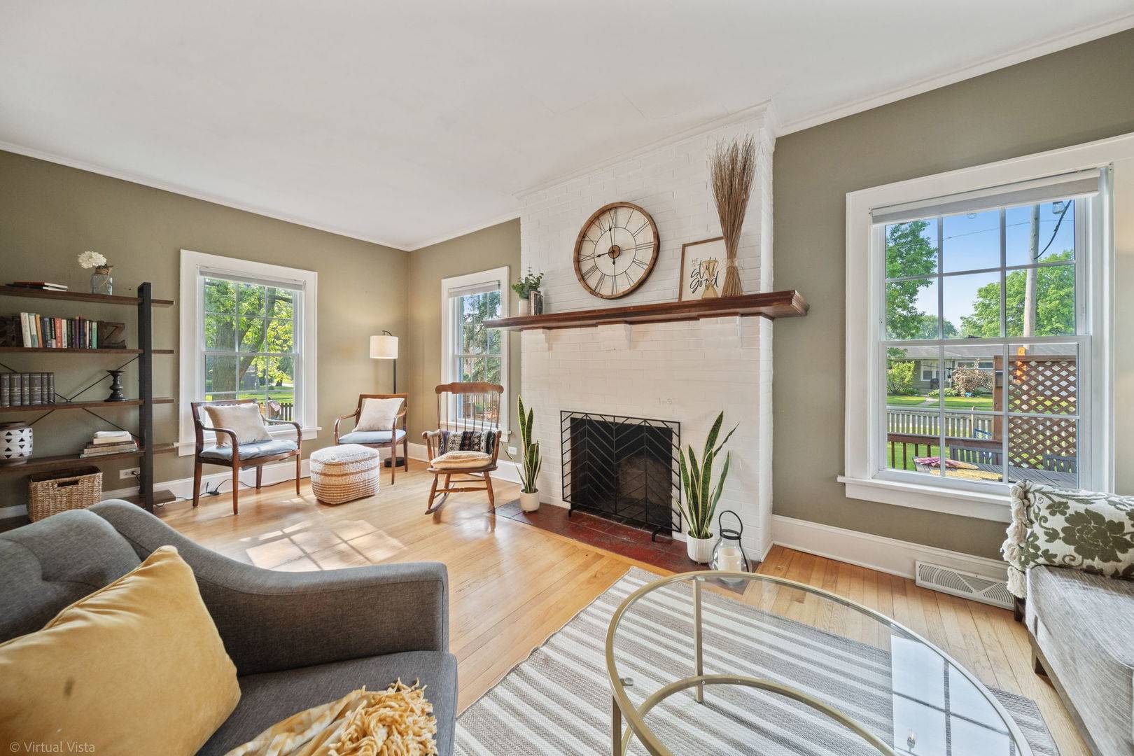 Villa Park, IL 60181,542 S Michigan AVE