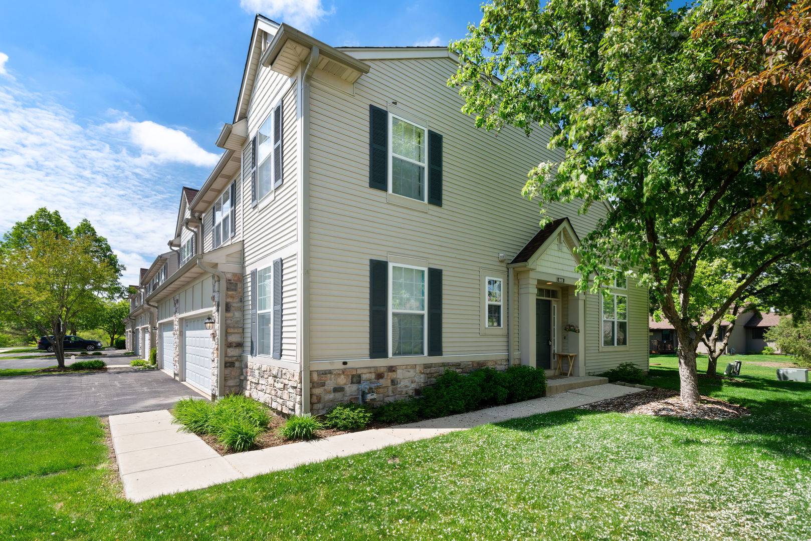 Grayslake, IL 60030,828 Amelia CT