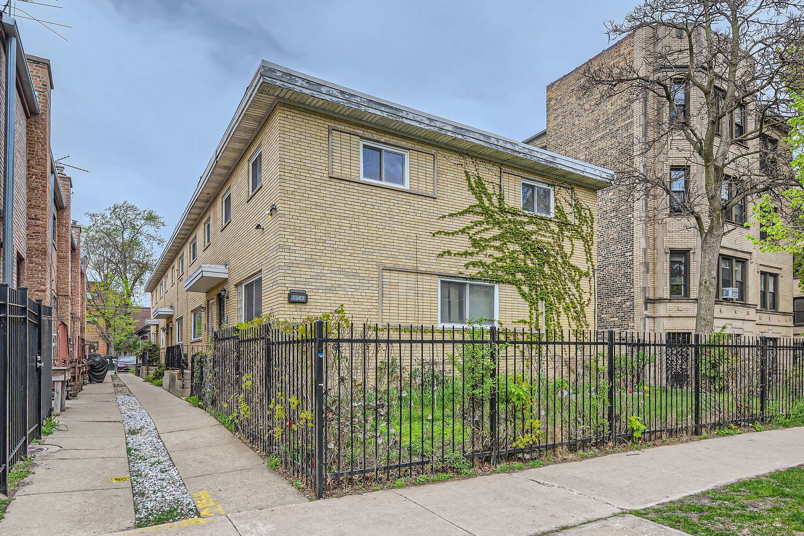 Chicago, IL 60626,1542 W FARGO AVE #E