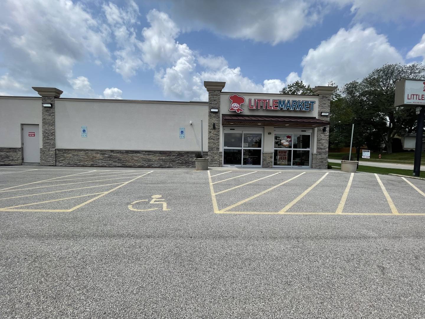 Roselle, IL 60172,225 E Irving Park RD