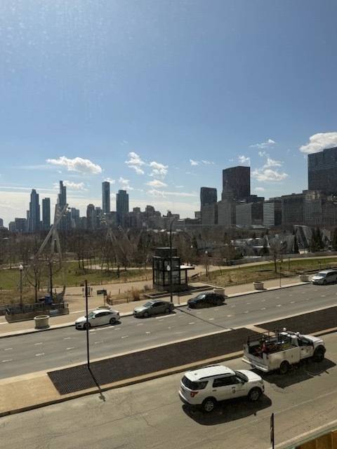 Chicago, IL 60601,360 E Randolph ST #302