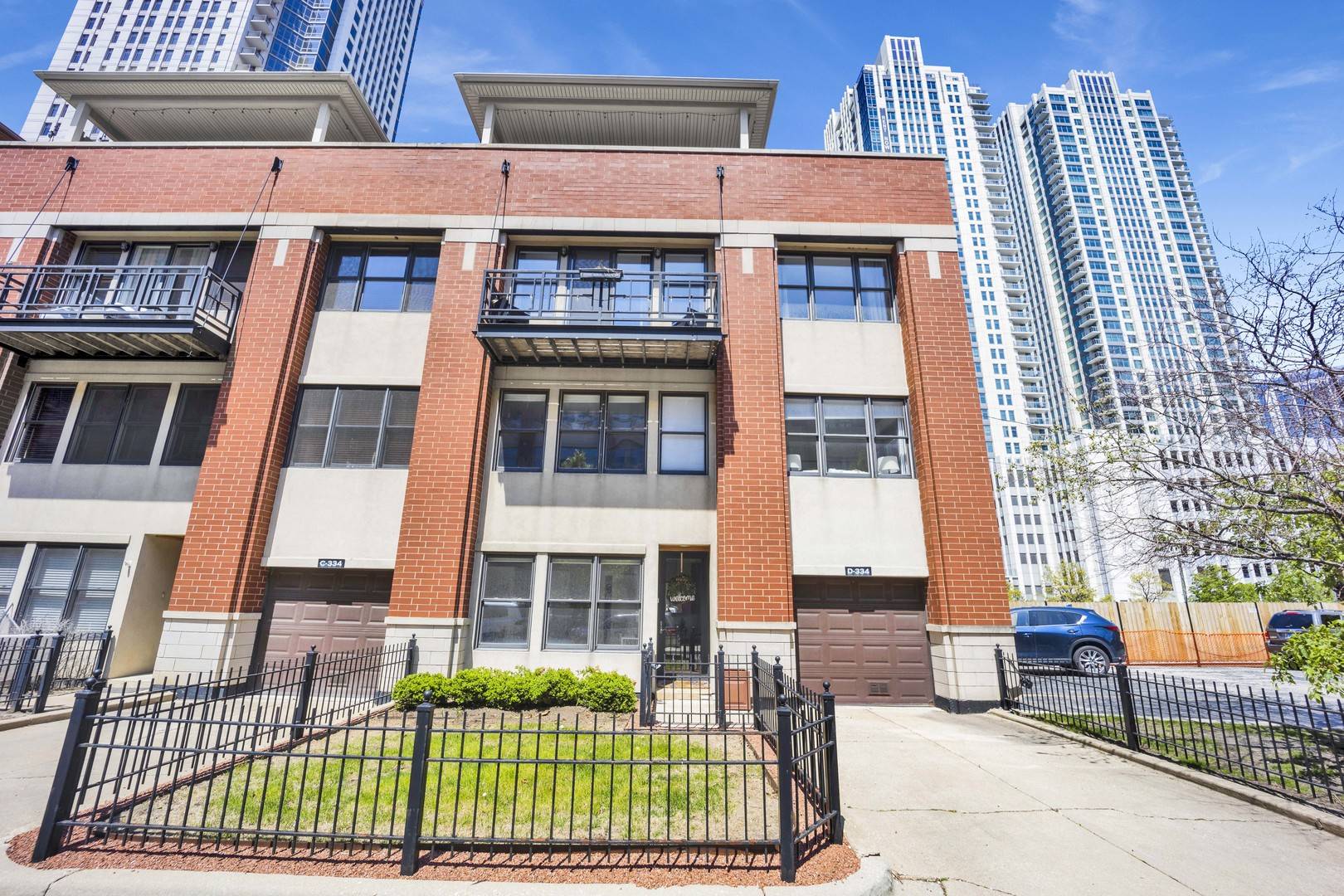 Chicago, IL 60661,334 N JEFFERSON ST #D