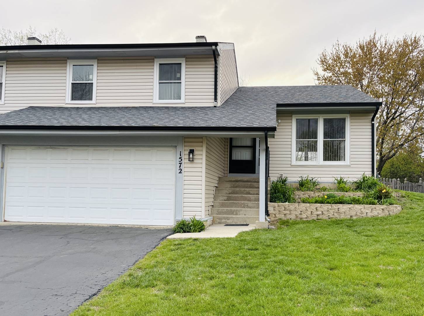 Buffalo Grove, IL 60089,1572 Brandywyn LN
