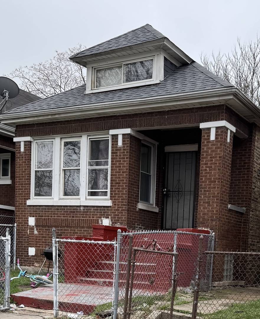 Chicago, IL 60621,7328 S May ST