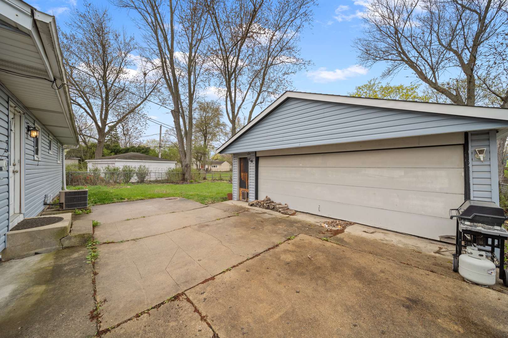 Wheeling, IL 60090,266 Fletcher DR
