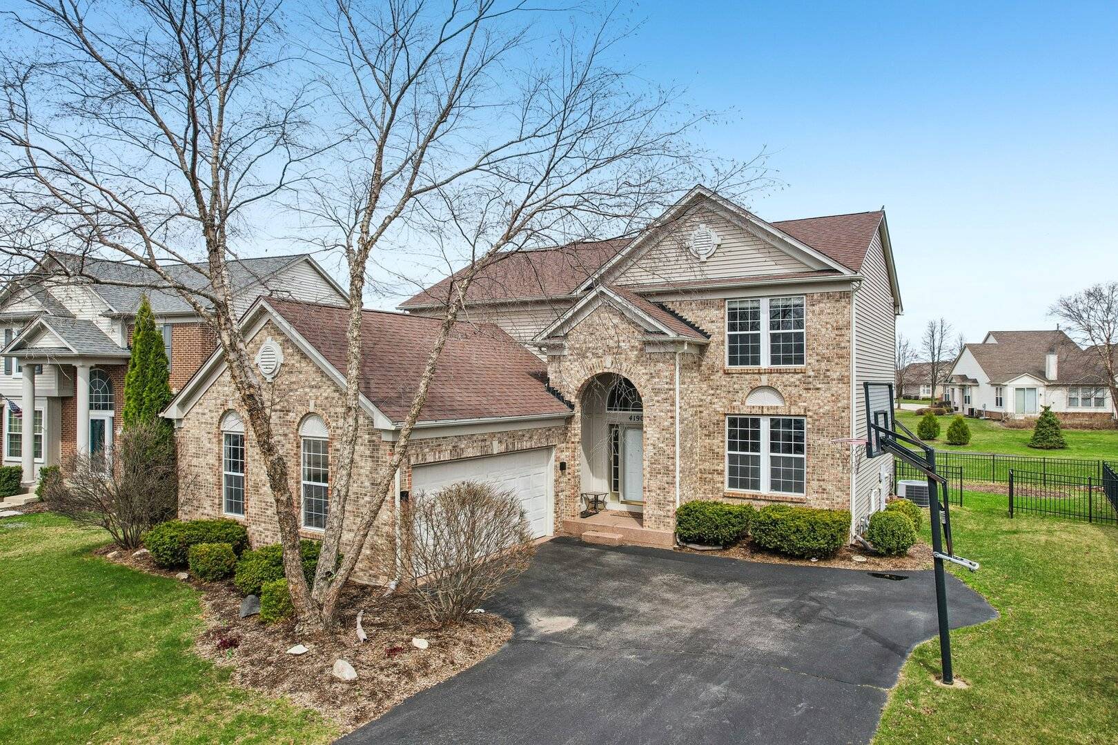 Algonquin, IL 60102,4190 Bunker Hill DR