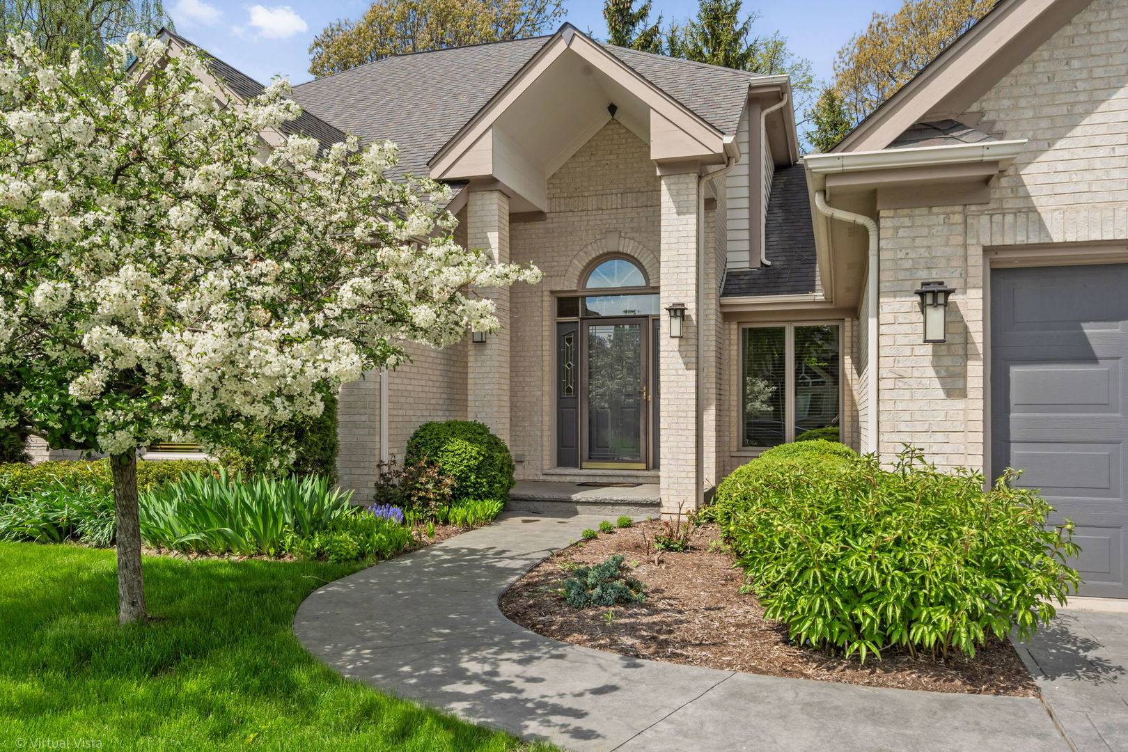 Wood Dale, IL 60191,396 Crestwood RD