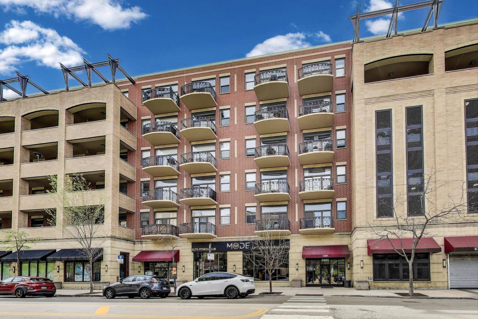 Chicago, IL 60607,1301 W Madison ST #217